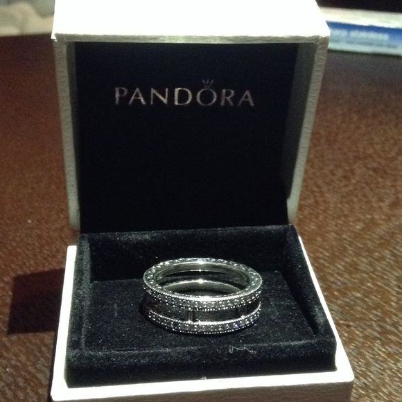 Double Sparkle and Hearts Ring 💍 - Picture 2 of 4